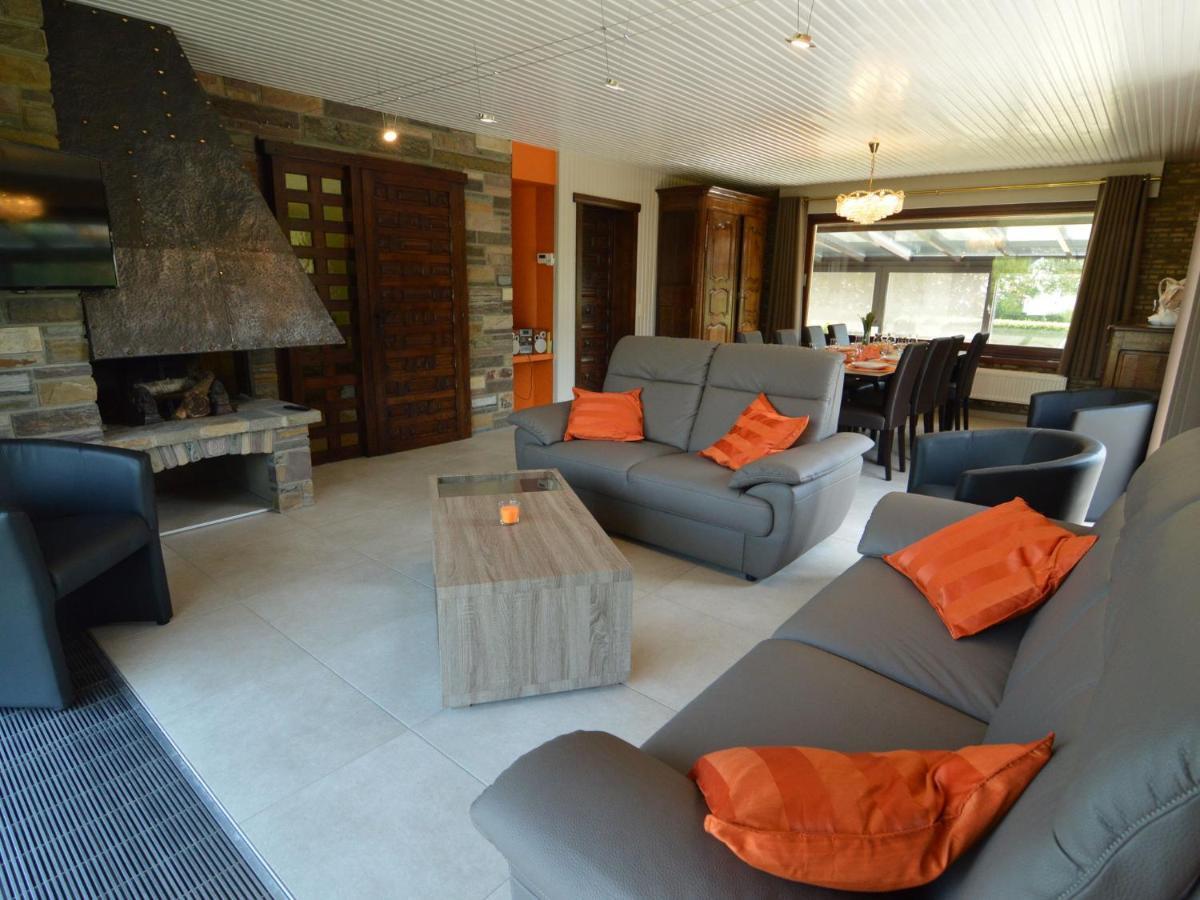 Elegant Villa In Stavelot With Fitness Playroom Luaran gambar