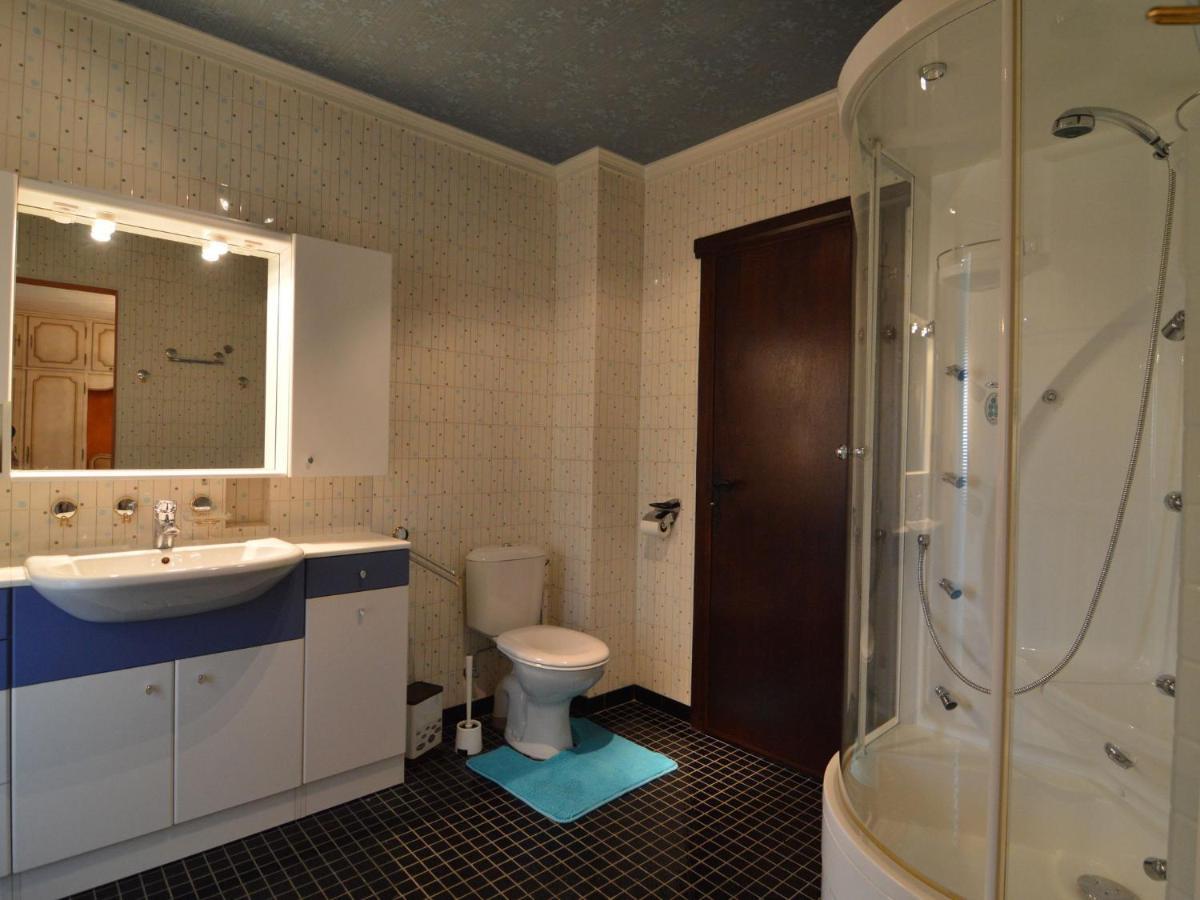Elegant Villa In Stavelot With Fitness Playroom Luaran gambar