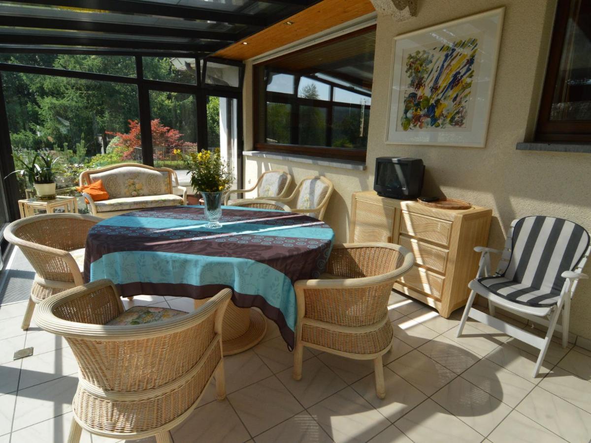 Elegant Villa In Stavelot With Fitness Playroom Bilik gambar