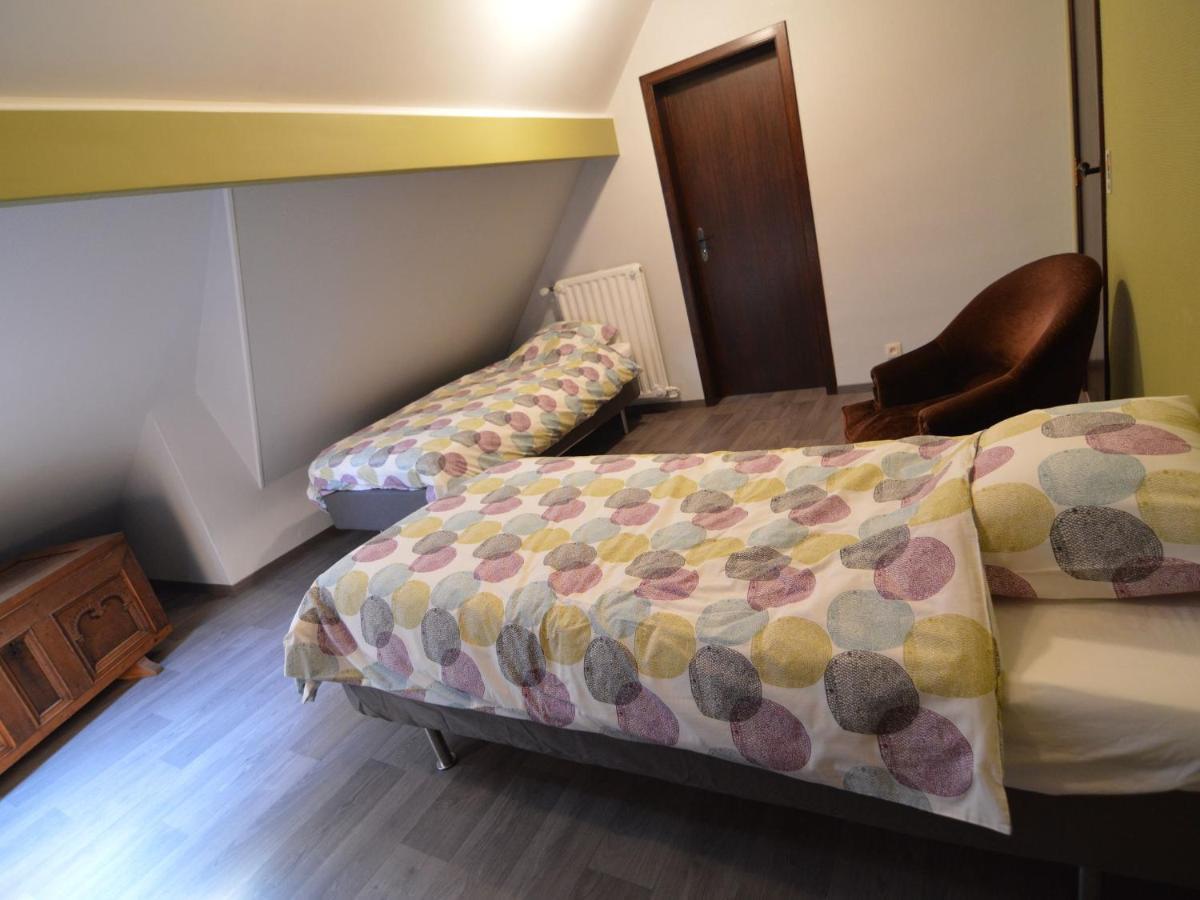 Elegant Villa In Stavelot With Fitness Playroom Bilik gambar