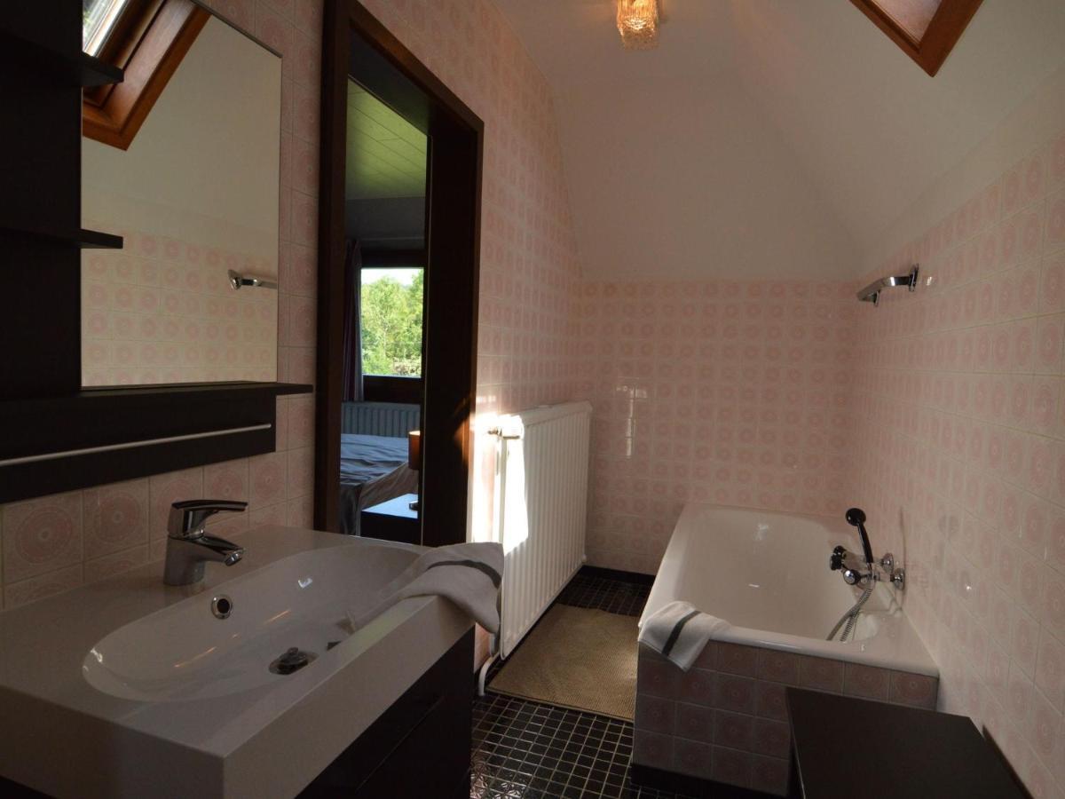 Elegant Villa In Stavelot With Fitness Playroom Luaran gambar